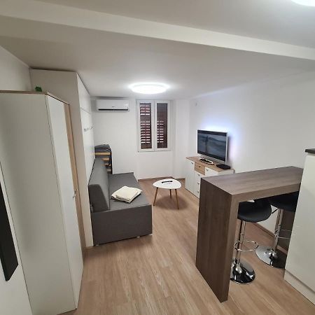 Apartma Sasko Apartment Izola Exterior photo